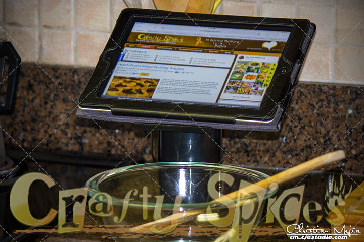 Helping Hand in the Kitchen with iPad Helping Hand in the Kitchen with iPad