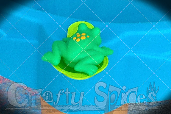Step2 Duck Pond Water Table - Frog on the Green Launcher Step2 Duck Pond Water Table - Frog on the Green Launcher