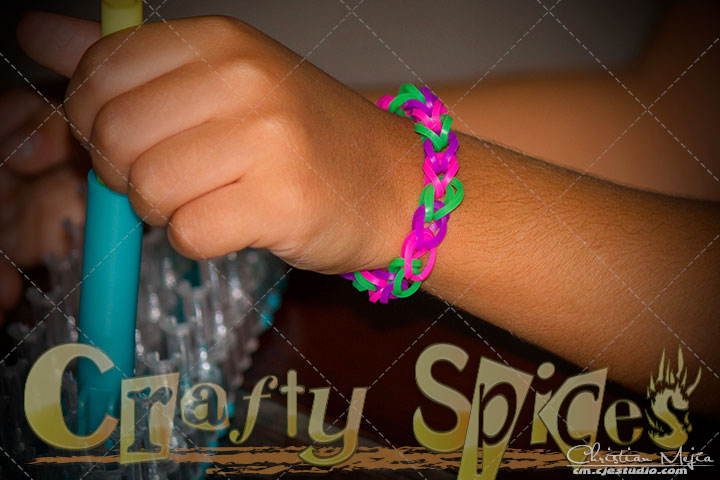 Rainbow Bandz Loom Kit #loomkit - Kira's creation. Rainbow Bandz Loom Kit #loomkit - Kira's creation.